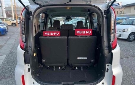 Toyota Sienta, 2025 год, 2 300 000 рублей, 15 фотография