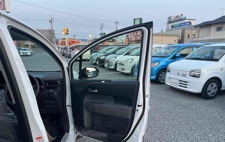 Toyota Sienta, 2025 год, 2 300 000 рублей, 35 фотография