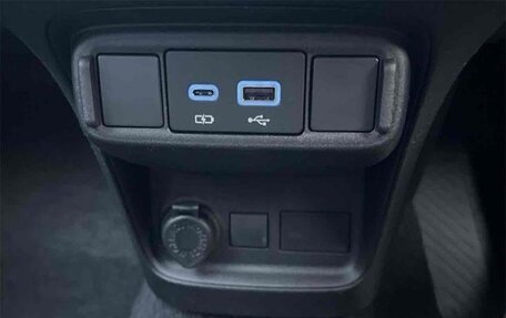 Toyota Sienta, 2025 год, 2 300 000 рублей, 36 фотография