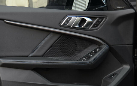 BMW 1 серия, 2023 год, 3 200 000 рублей, 23 фотография