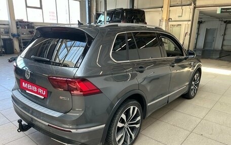 Volkswagen Tiguan II, 2019 год, 3 999 000 рублей, 2 фотография