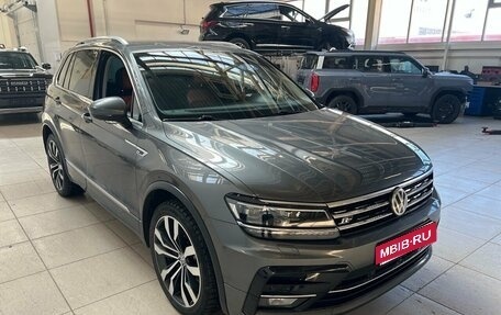 Volkswagen Tiguan II, 2019 год, 3 999 000 рублей, 3 фотография
