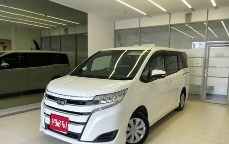 Toyota Noah III, 2017 год, 1 300 000 рублей, 1 фотография