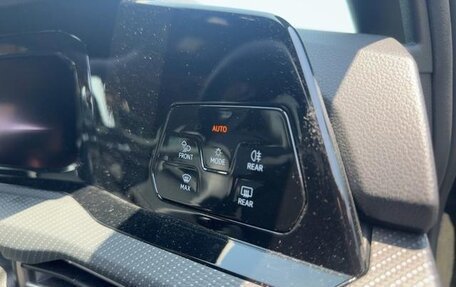 Volkswagen Golf VIII, 2022 год, 1 220 000 рублей, 15 фотография