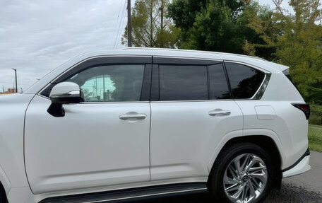 Lexus LX, 2023 год, 13 700 555 рублей, 9 фотография