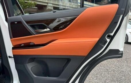 Lexus LX, 2023 год, 13 700 555 рублей, 30 фотография