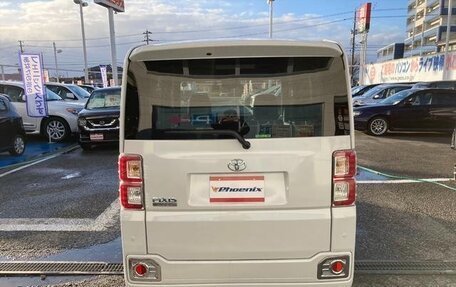 Toyota Pixis Mega, 2022 год, 896 777 рублей, 5 фотография