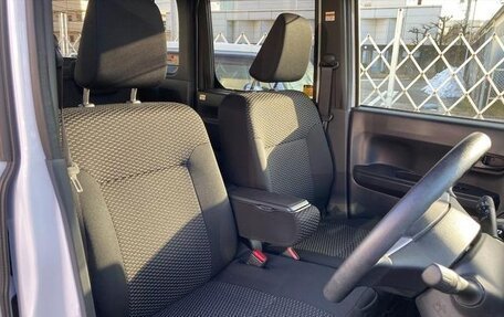 Toyota Pixis Mega, 2022 год, 896 777 рублей, 15 фотография