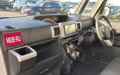 Toyota Pixis Mega, 2022 год, 896 777 рублей, 11 фотография