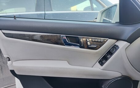 Mercedes-Benz C-Класс, 2010 год, 1 200 000 рублей, 13 фотография