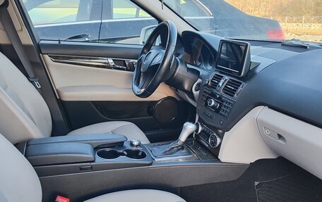 Mercedes-Benz C-Класс, 2010 год, 1 200 000 рублей, 18 фотография