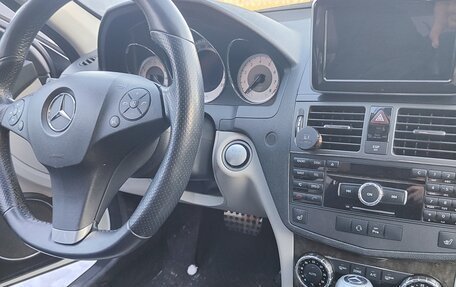 Mercedes-Benz C-Класс, 2010 год, 1 200 000 рублей, 23 фотография