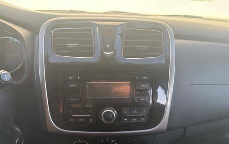 Renault Logan II, 2017 год, 530 000 рублей, 15 фотография