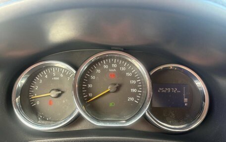 Renault Logan II, 2017 год, 530 000 рублей, 19 фотография