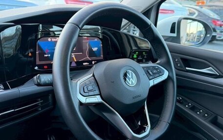 Volkswagen Golf VIII, 2022 год, 1 410 000 рублей, 12 фотография