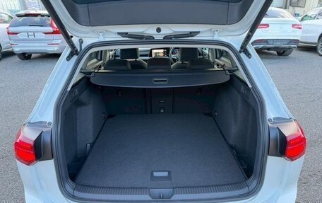 Volkswagen Golf VIII, 2022 год, 1 410 000 рублей, 32 фотография