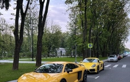 Audi R8, 2021 год, 25 000 000 рублей, 4 фотография