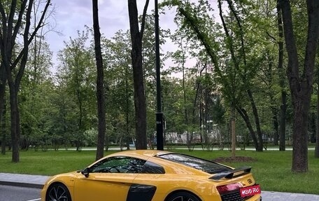 Audi R8, 2021 год, 25 000 000 рублей, 5 фотография