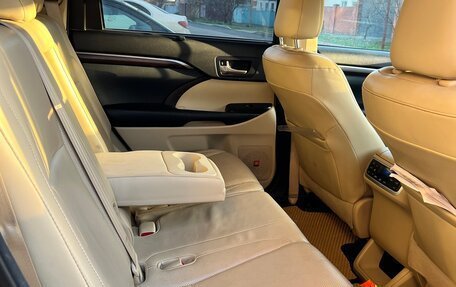 Toyota Highlander III, 2014 год, 2 420 000 рублей, 8 фотография