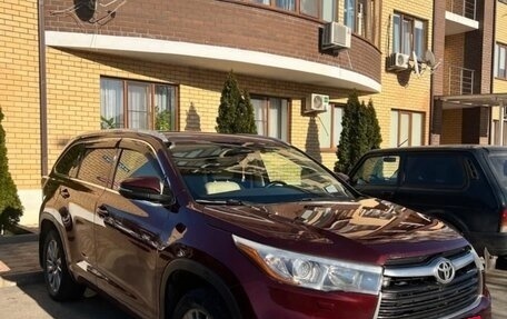 Toyota Highlander III, 2014 год, 2 420 000 рублей, 2 фотография
