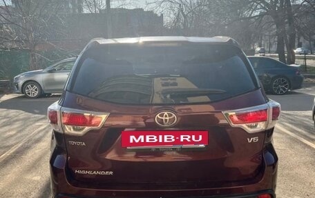 Toyota Highlander III, 2014 год, 2 420 000 рублей, 4 фотография