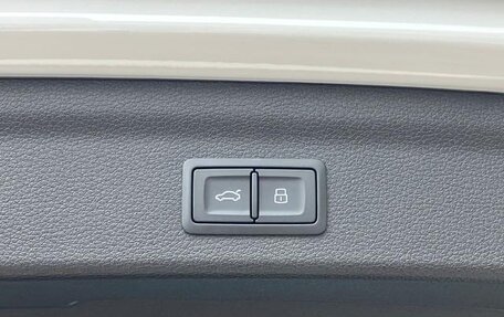 Audi Q3, 2021 год, 1 900 000 рублей, 12 фотография