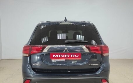 Mitsubishi Outlander III рестайлинг 3, 2018 год, 1 930 000 рублей, 5 фотография