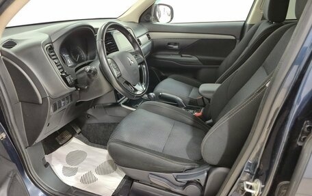 Mitsubishi Outlander III рестайлинг 3, 2018 год, 1 930 000 рублей, 9 фотография