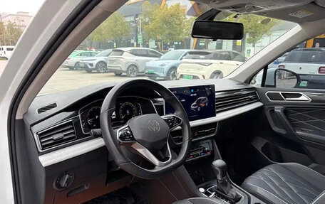 Volkswagen Tiguan II, 2022 год, 2 247 018 рублей, 8 фотография