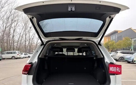 Volkswagen Tiguan II, 2022 год, 2 247 018 рублей, 12 фотография