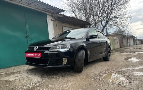 Volkswagen Jetta VI, 2011 год, 850 000 рублей, 2 фотография