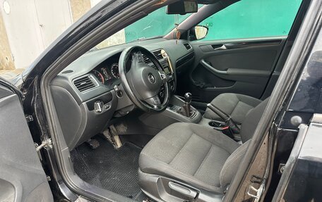 Volkswagen Jetta VI, 2011 год, 850 000 рублей, 7 фотография