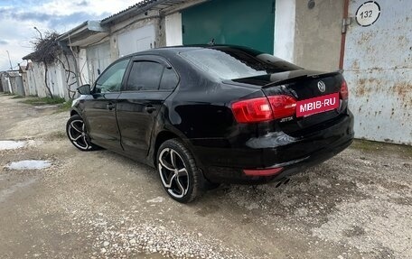 Volkswagen Jetta VI, 2011 год, 850 000 рублей, 6 фотография