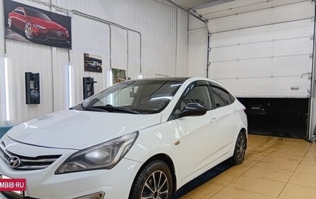 Hyundai Solaris II рестайлинг, 2015 год, 541 000 рублей, 13 фотография