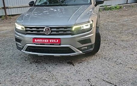 Volkswagen Tiguan II, 2020 год, 2 350 000 рублей, 1 фотография