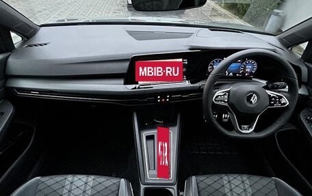 Volkswagen Golf VIII, 2022 год, 1 200 000 рублей, 8 фотография