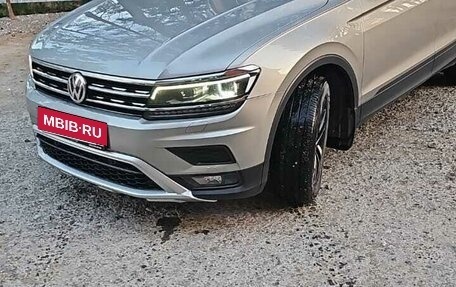 Volkswagen Tiguan II, 2020 год, 2 350 000 рублей, 3 фотография