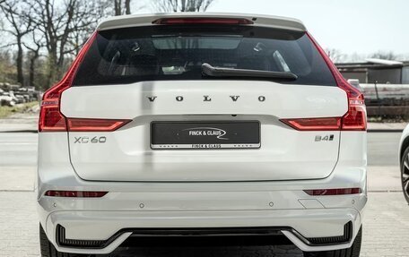 Volvo XC60 II, 2023 год, 5 900 000 рублей, 4 фотография