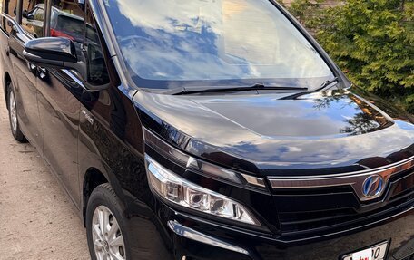 Toyota Voxy III, 2019 год, 2 350 000 рублей, 1 фотография