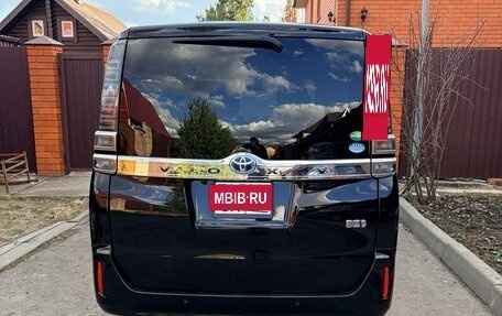 Toyota Voxy III, 2019 год, 2 350 000 рублей, 5 фотография