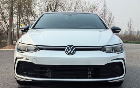 Volkswagen Golf VIII, 2023 год, 2 270 000 рублей, 2 фотография