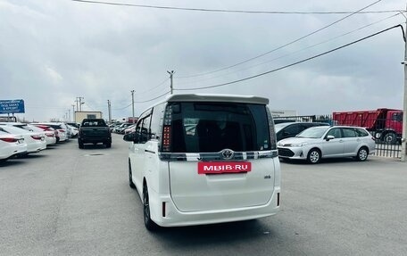 Toyota Voxy III, 2014 год, 1 799 000 рублей, 4 фотография