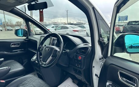 Toyota Voxy III, 2014 год, 1 799 000 рублей, 10 фотография