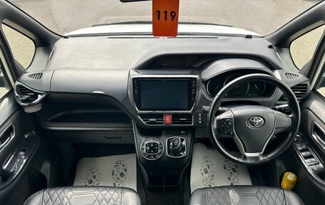 Toyota Voxy III, 2014 год, 1 799 000 рублей, 16 фотография