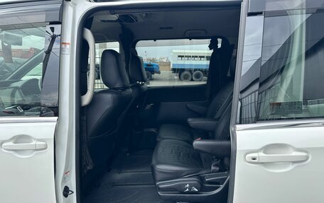 Toyota Voxy III, 2014 год, 1 799 000 рублей, 18 фотография