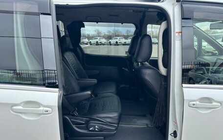 Toyota Voxy III, 2014 год, 1 799 000 рублей, 19 фотография