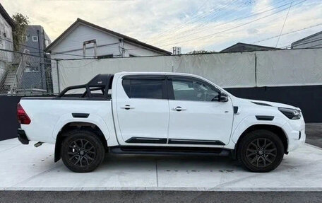 Toyota Hilux VIII, 2022 год, 4 120 000 рублей, 4 фотография