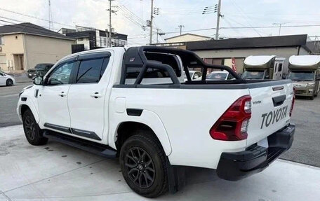 Toyota Hilux VIII, 2022 год, 4 120 000 рублей, 8 фотография