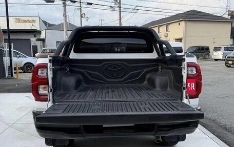 Toyota Hilux VIII, 2022 год, 4 120 000 рублей, 9 фотография