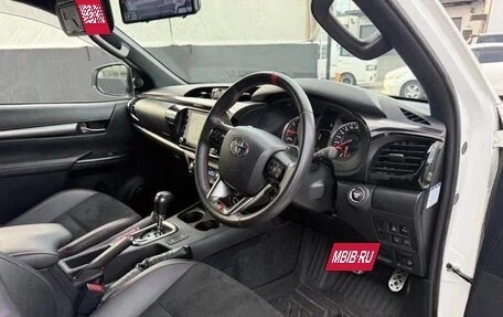 Toyota Hilux VIII, 2022 год, 4 120 000 рублей, 13 фотография